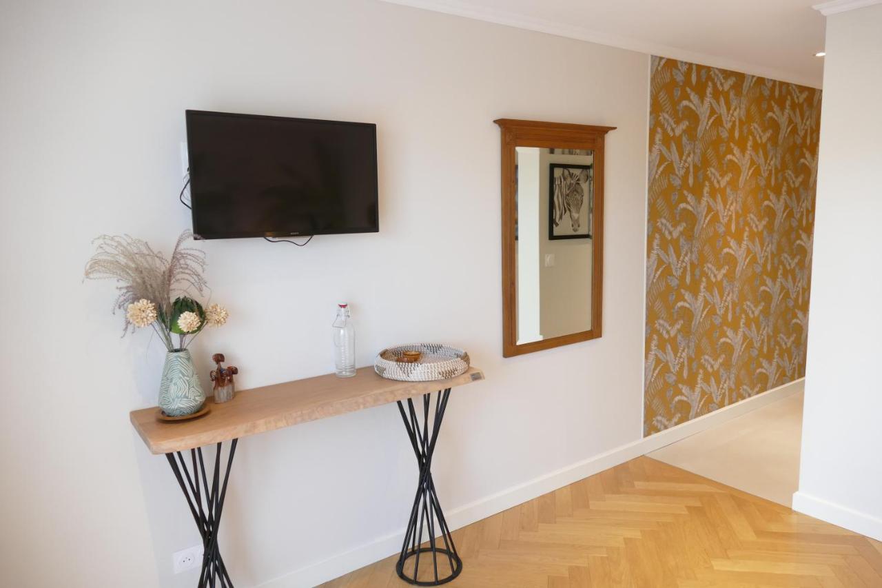 Les Agapanthes Bed & Breakfast Camphin-en-Pevele Bagian luar foto