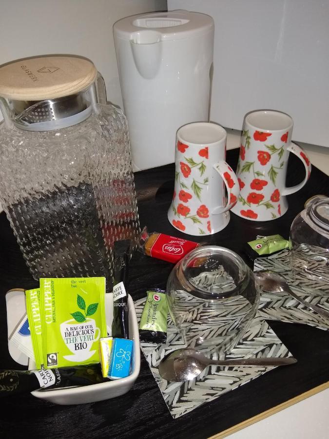 Les Agapanthes Bed & Breakfast Camphin-en-Pevele Bagian luar foto