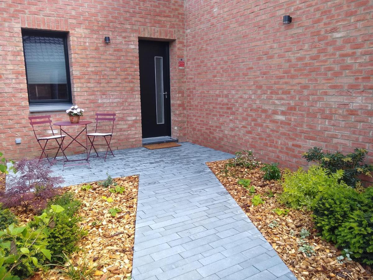 Les Agapanthes Bed & Breakfast Camphin-en-Pevele Bagian luar foto